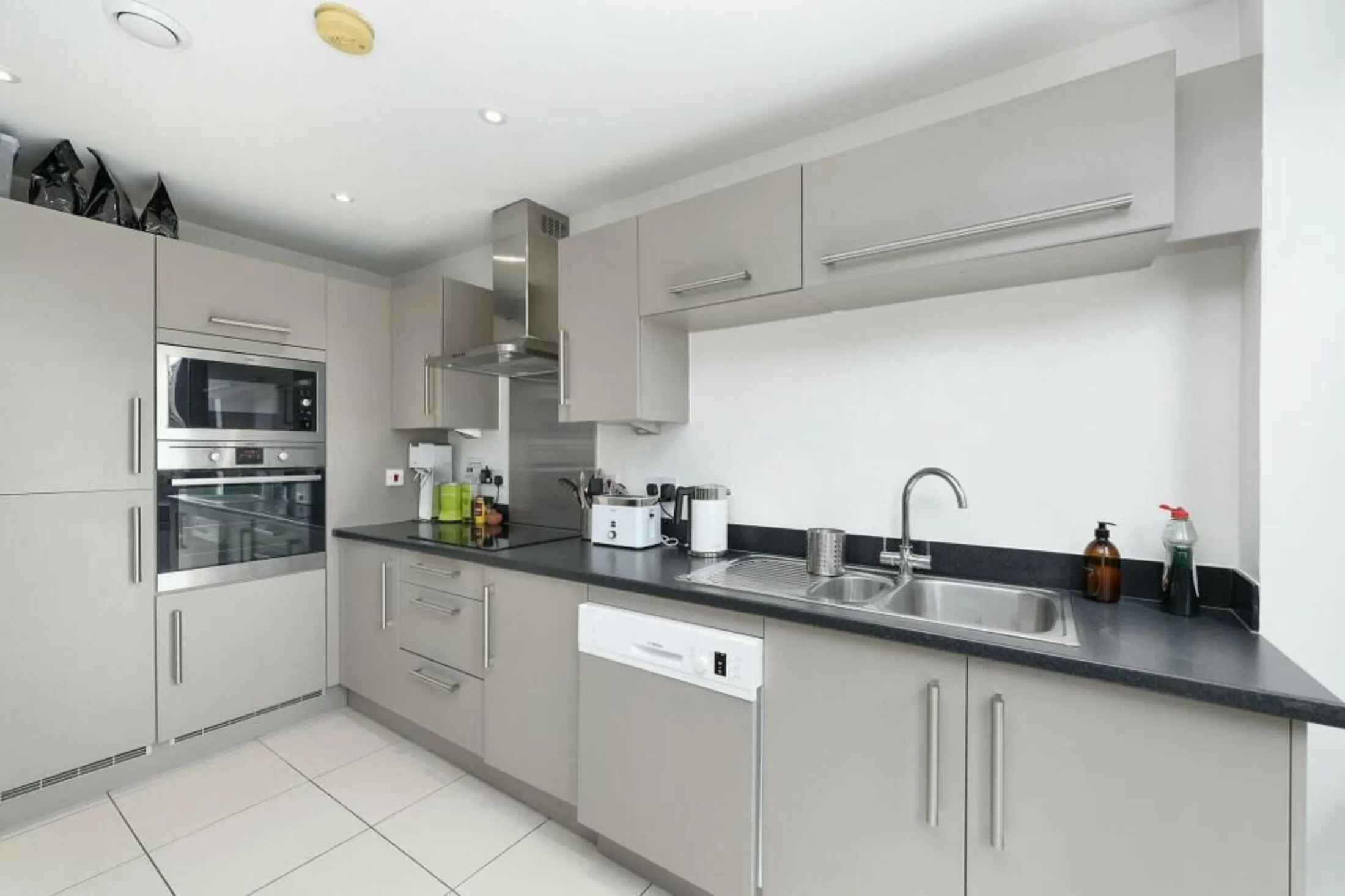 Flat Ben Jonson Road in Greater London