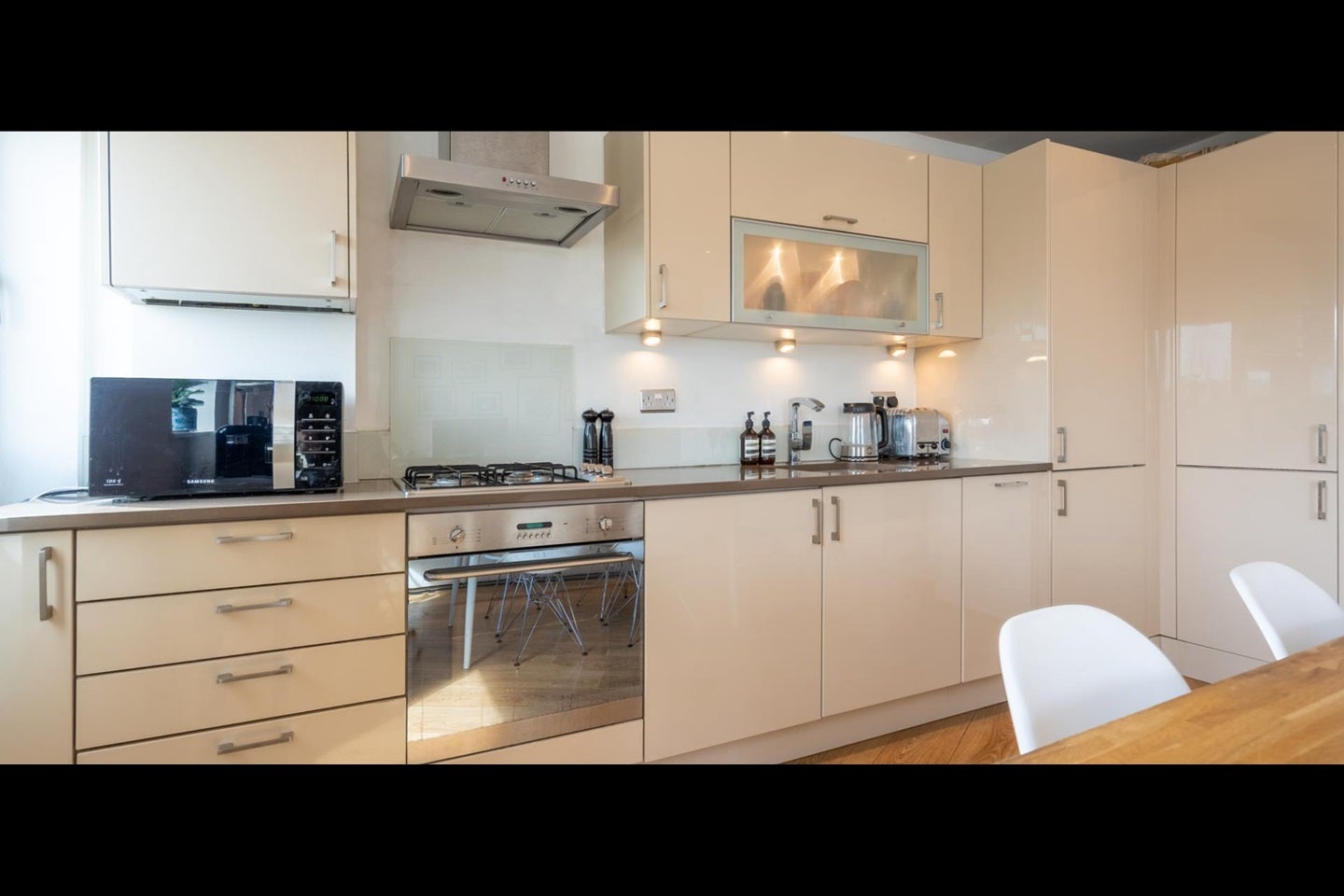 Flat Battersea Park Road in Greater London