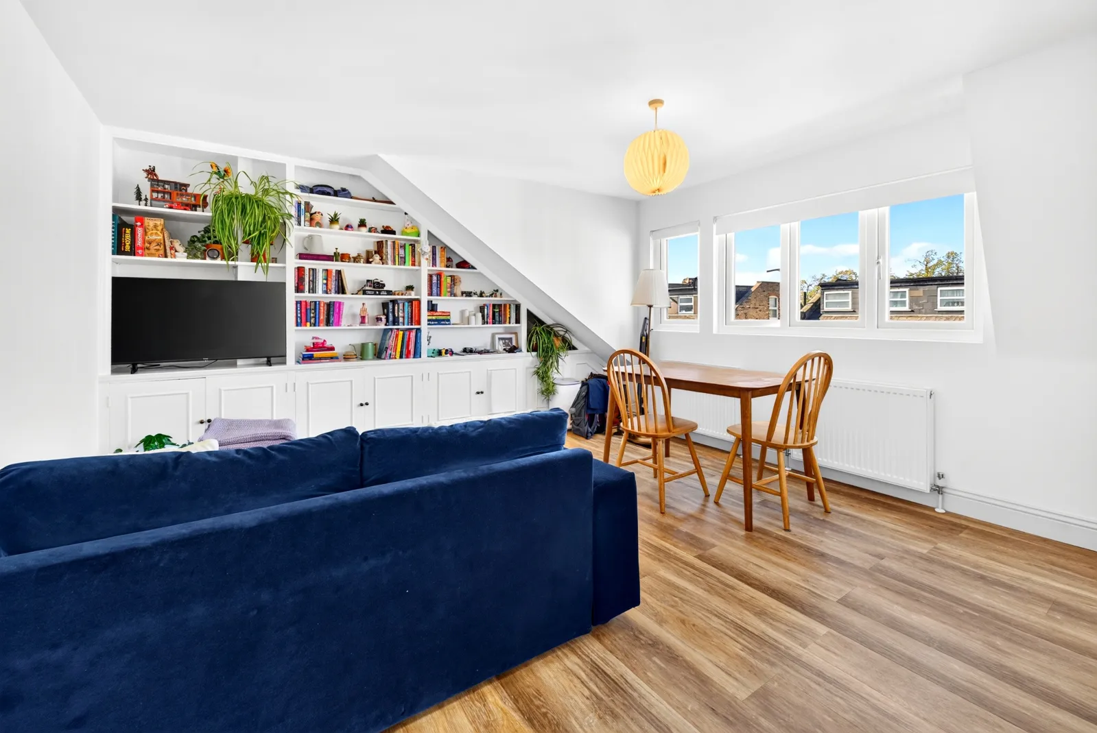Flat Adolphus Road in Greater London