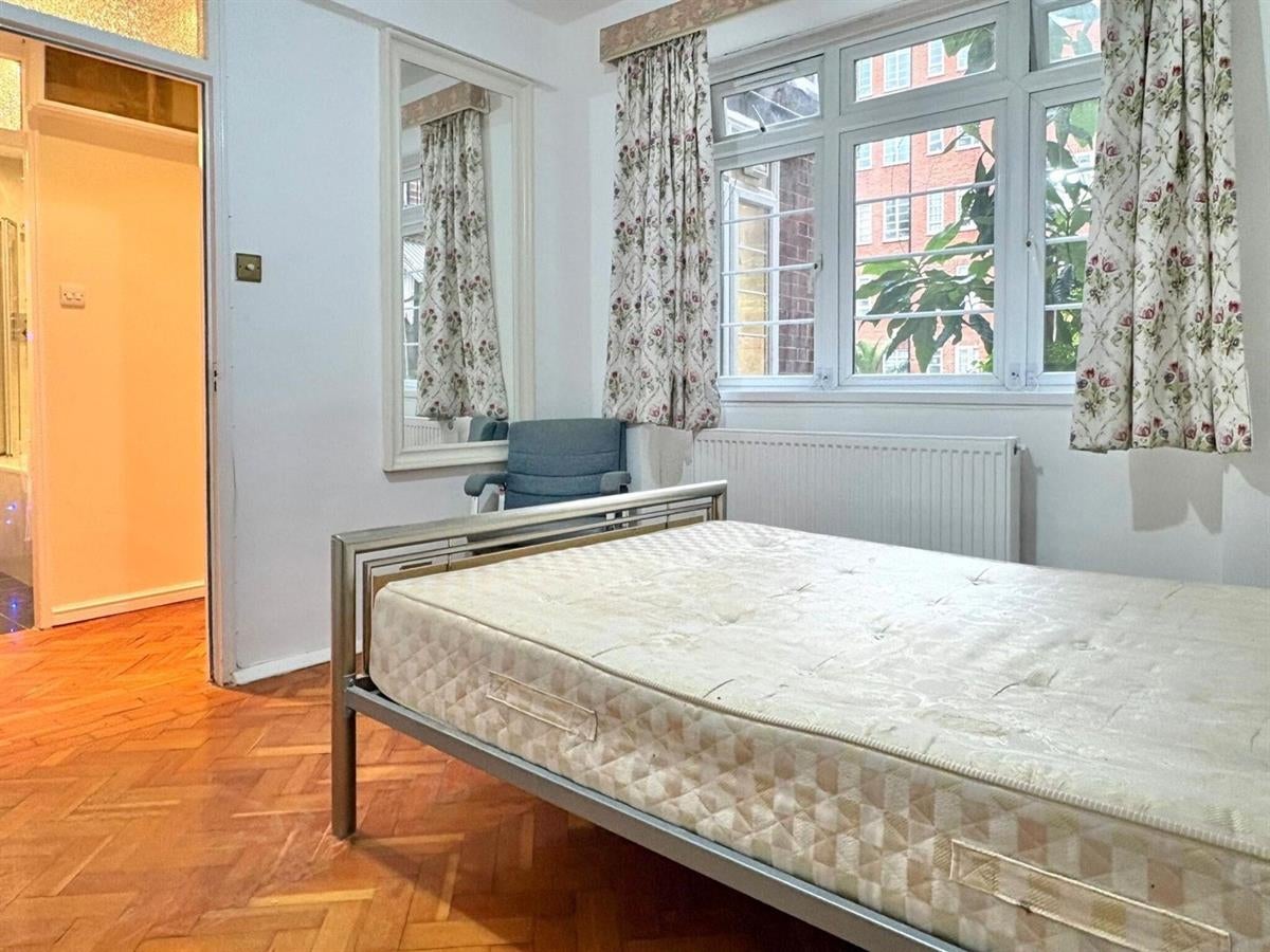 Flat Allitsen Road in City of Westminster
