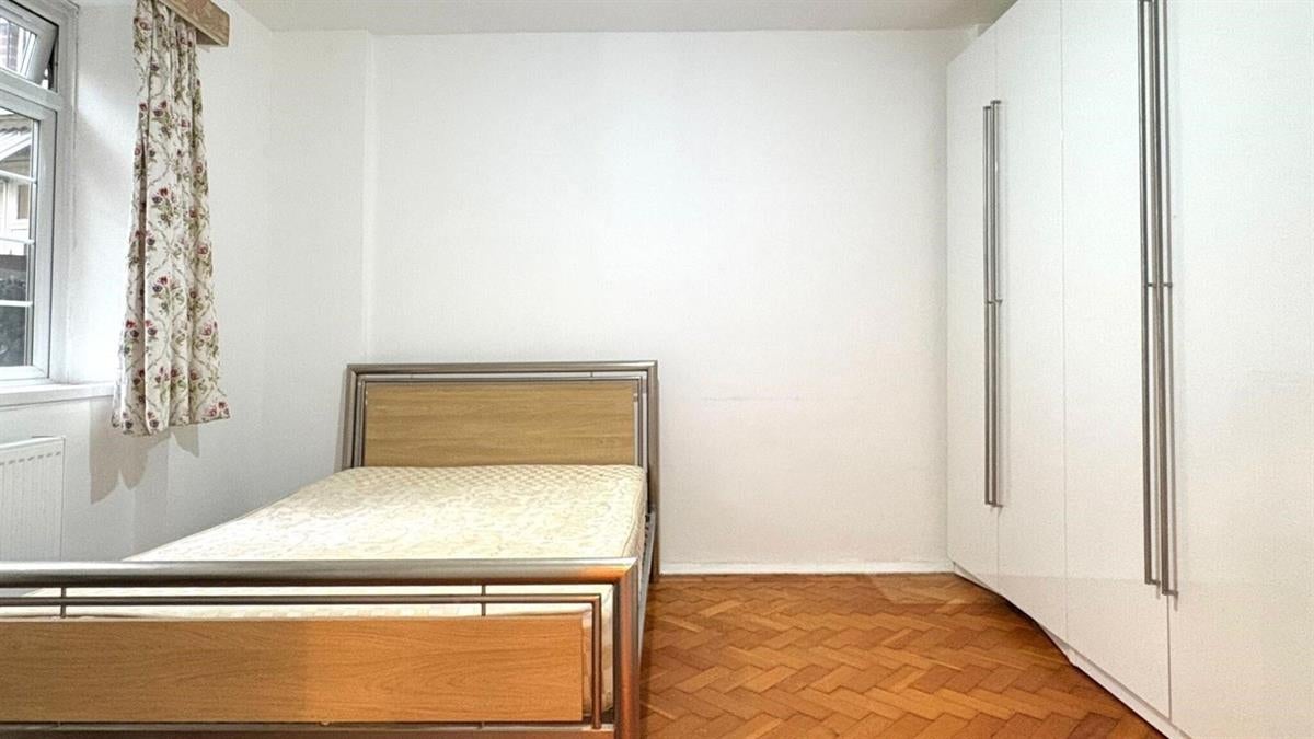 Flat Allitsen Road in City of Westminster