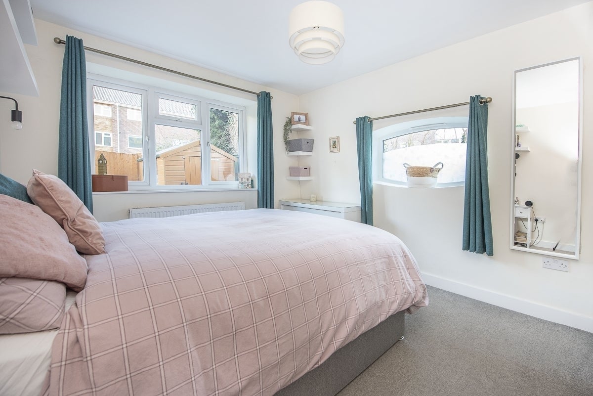 Flat Cumberland Close in Greater London