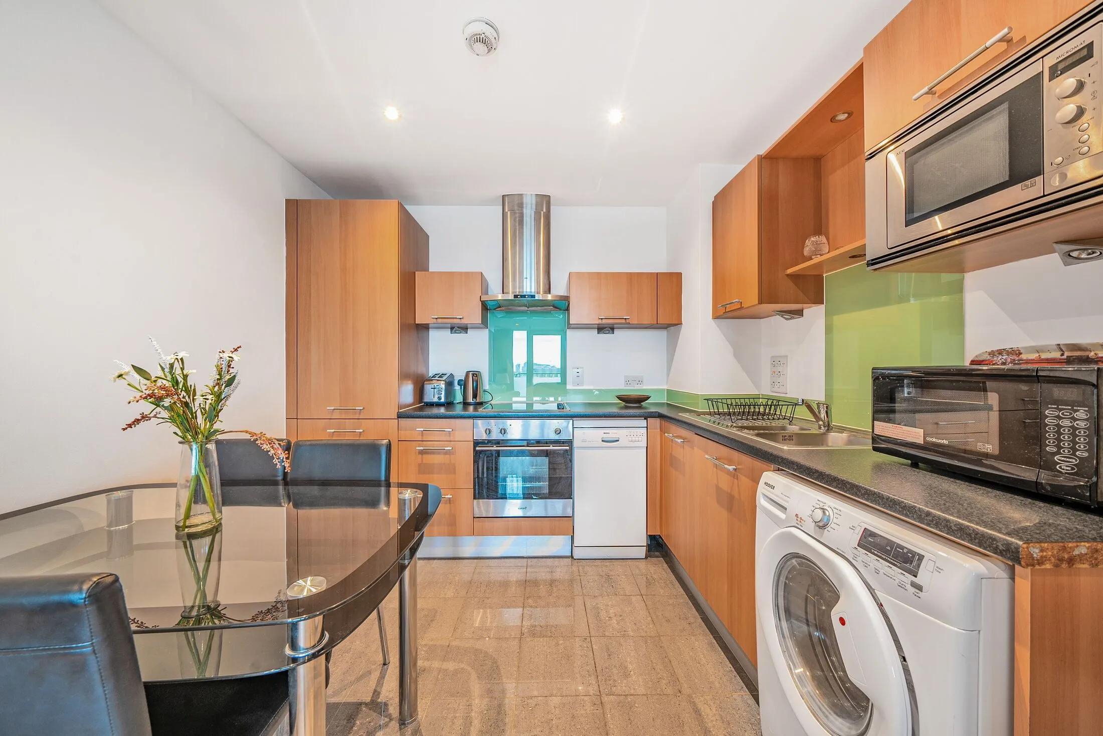 Flat Salamanca Street in Greater London