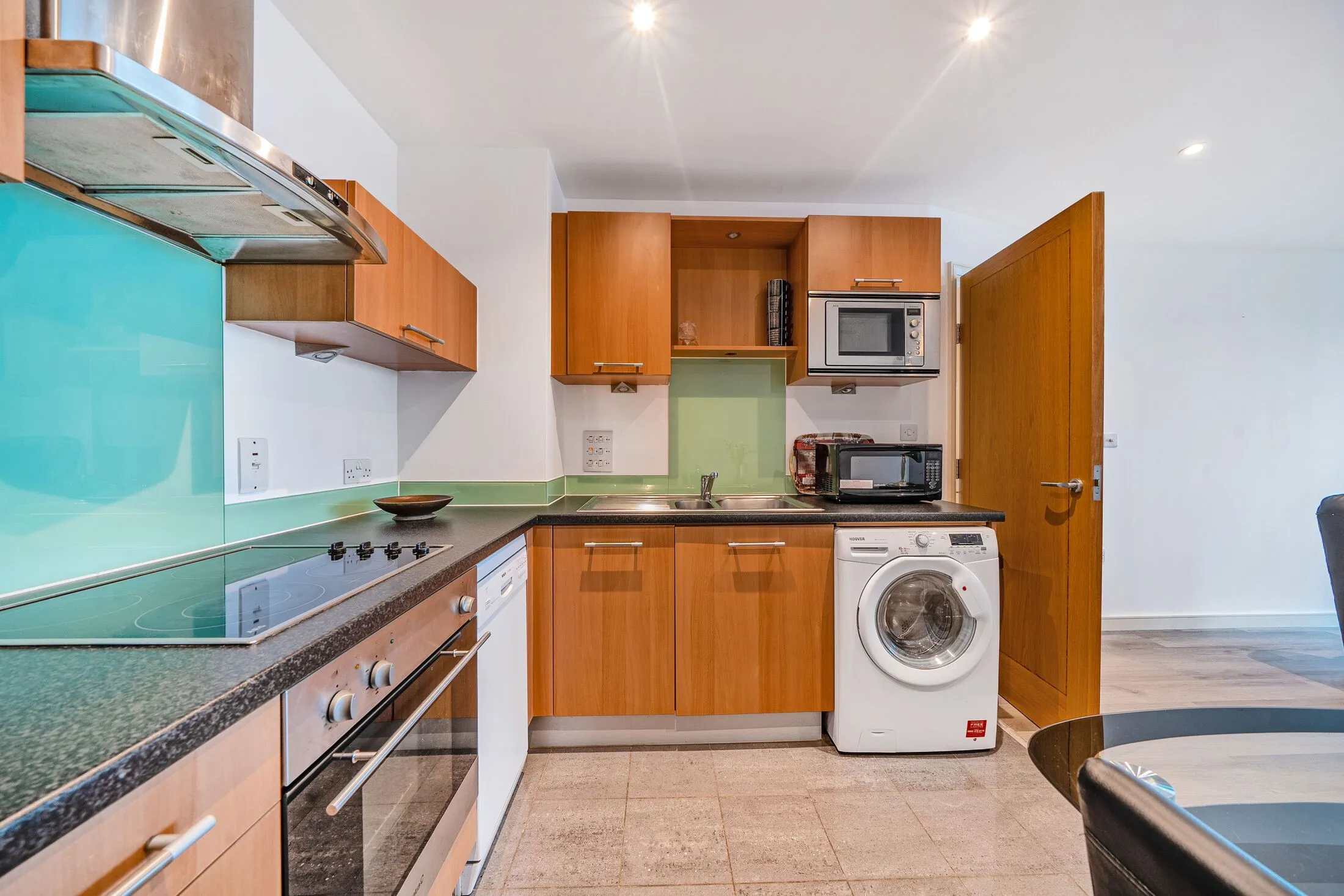Flat Salamanca Street in Greater London