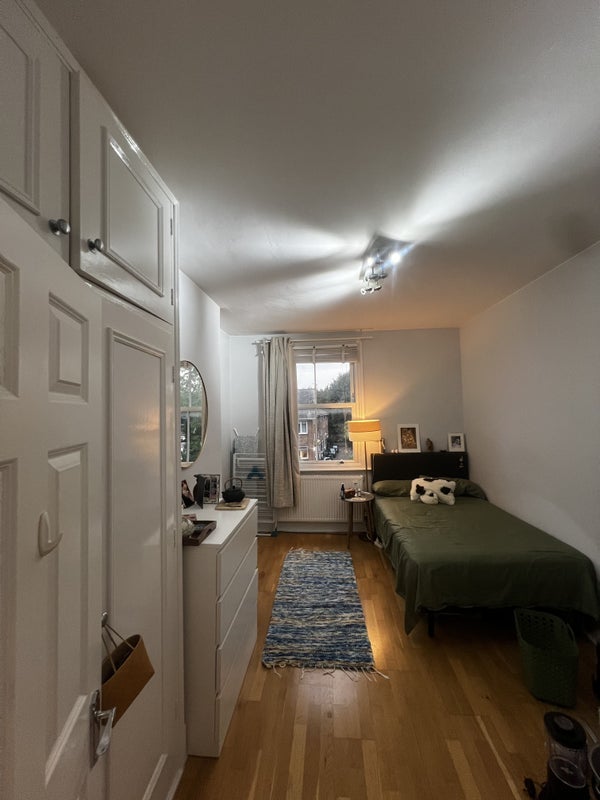 Room Weltje Road in Greater London
