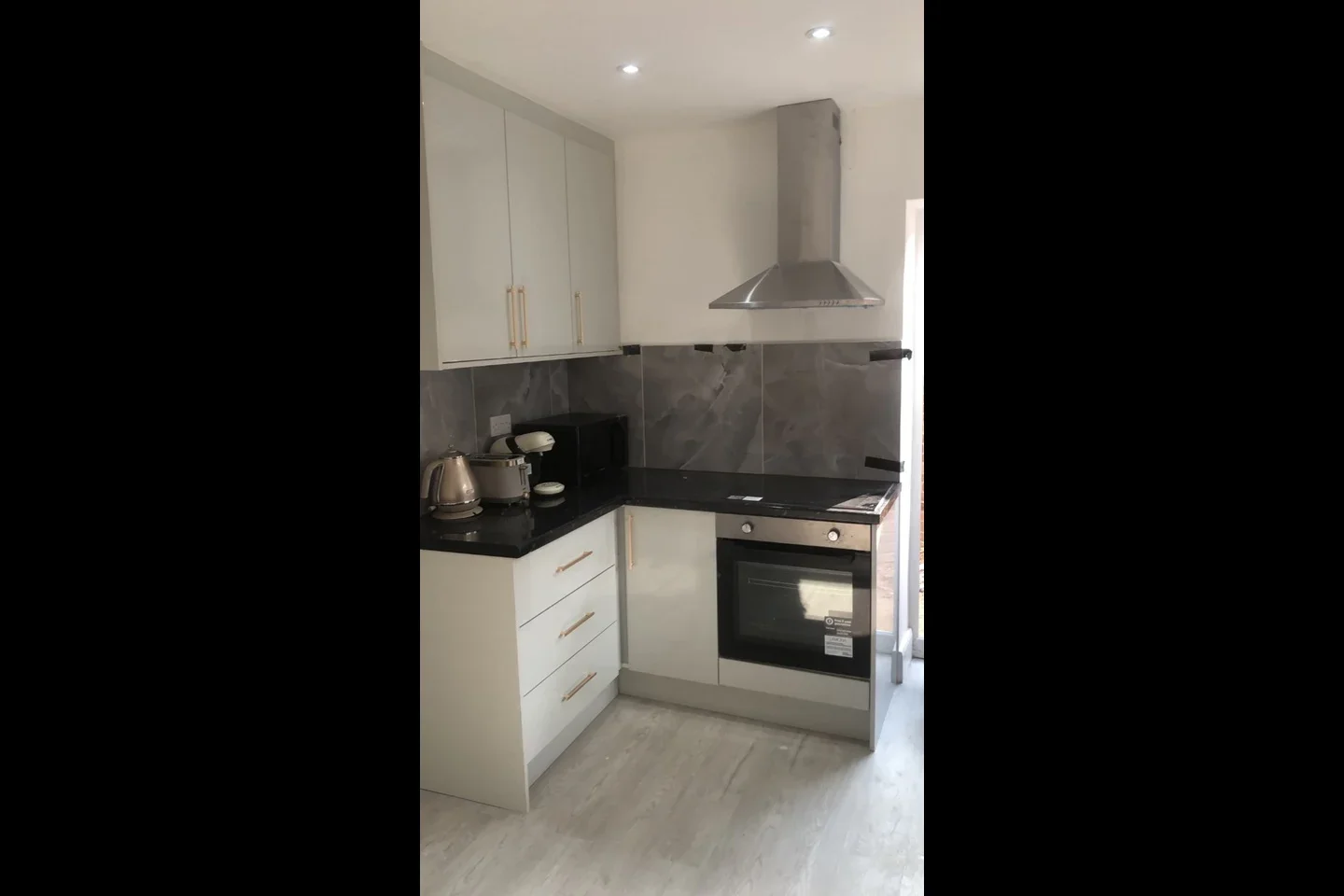 Room Elizabethan Way in Borough of Spelthorne