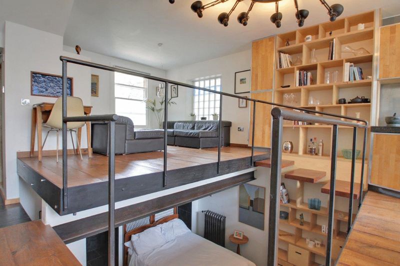Flat Tanners Hill in Greater London