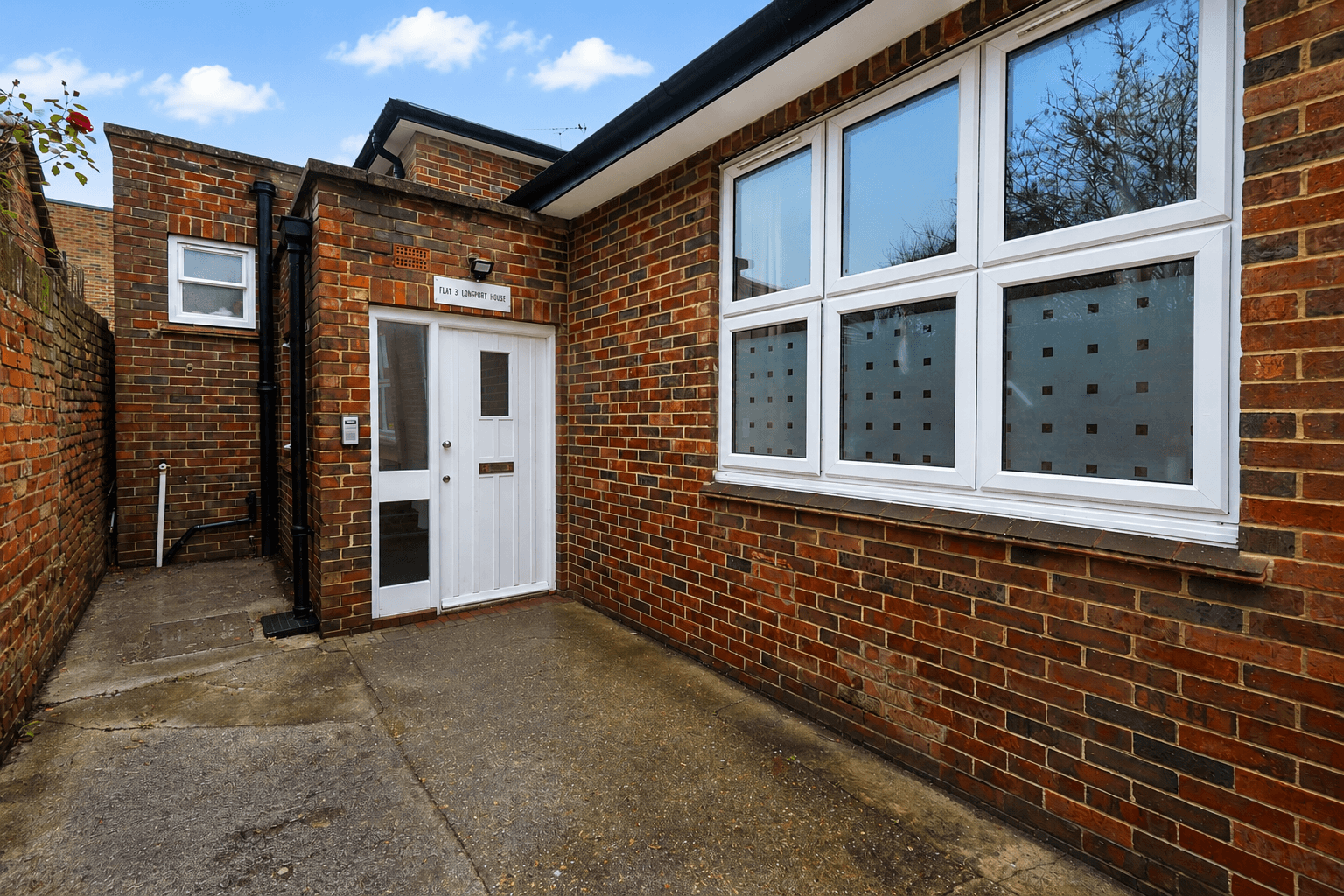 Flat Longport in Canterbury