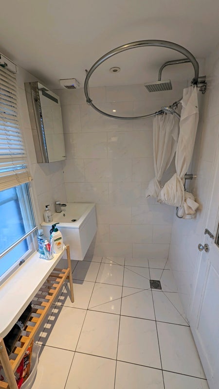 Room Powerscroft Road in Greater London