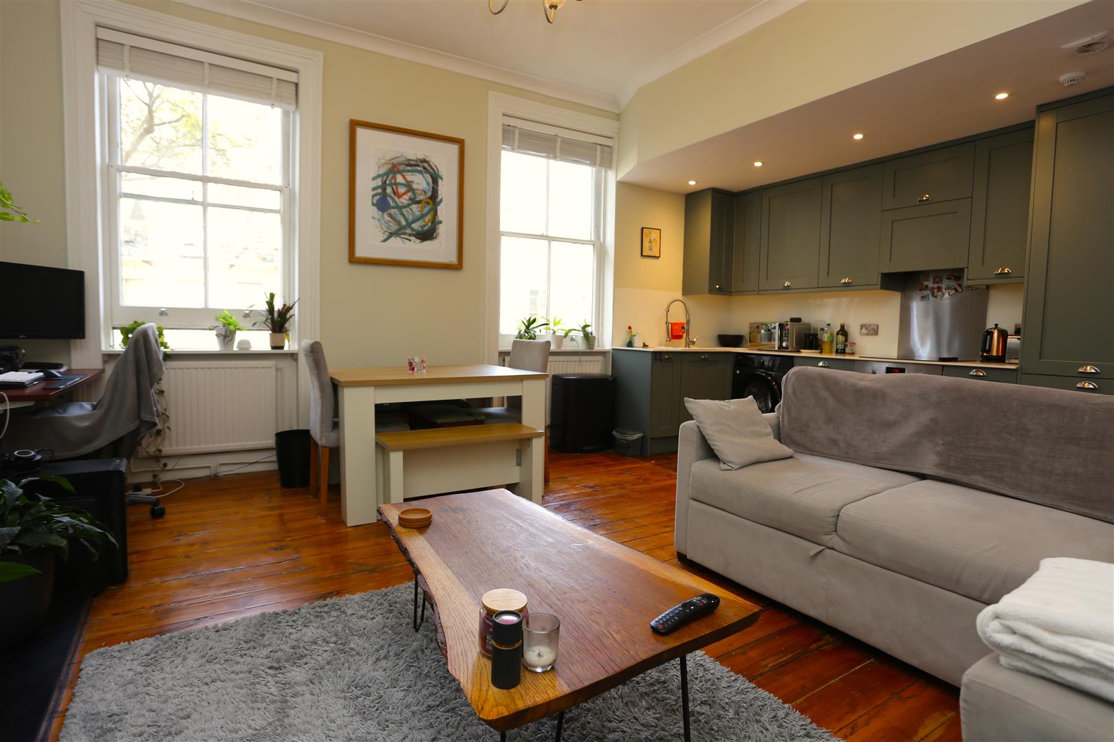 Flat Montpelier Crescent in Brighton