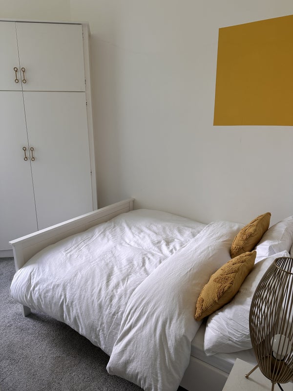 Room Perth Street in City of Edinburgh
