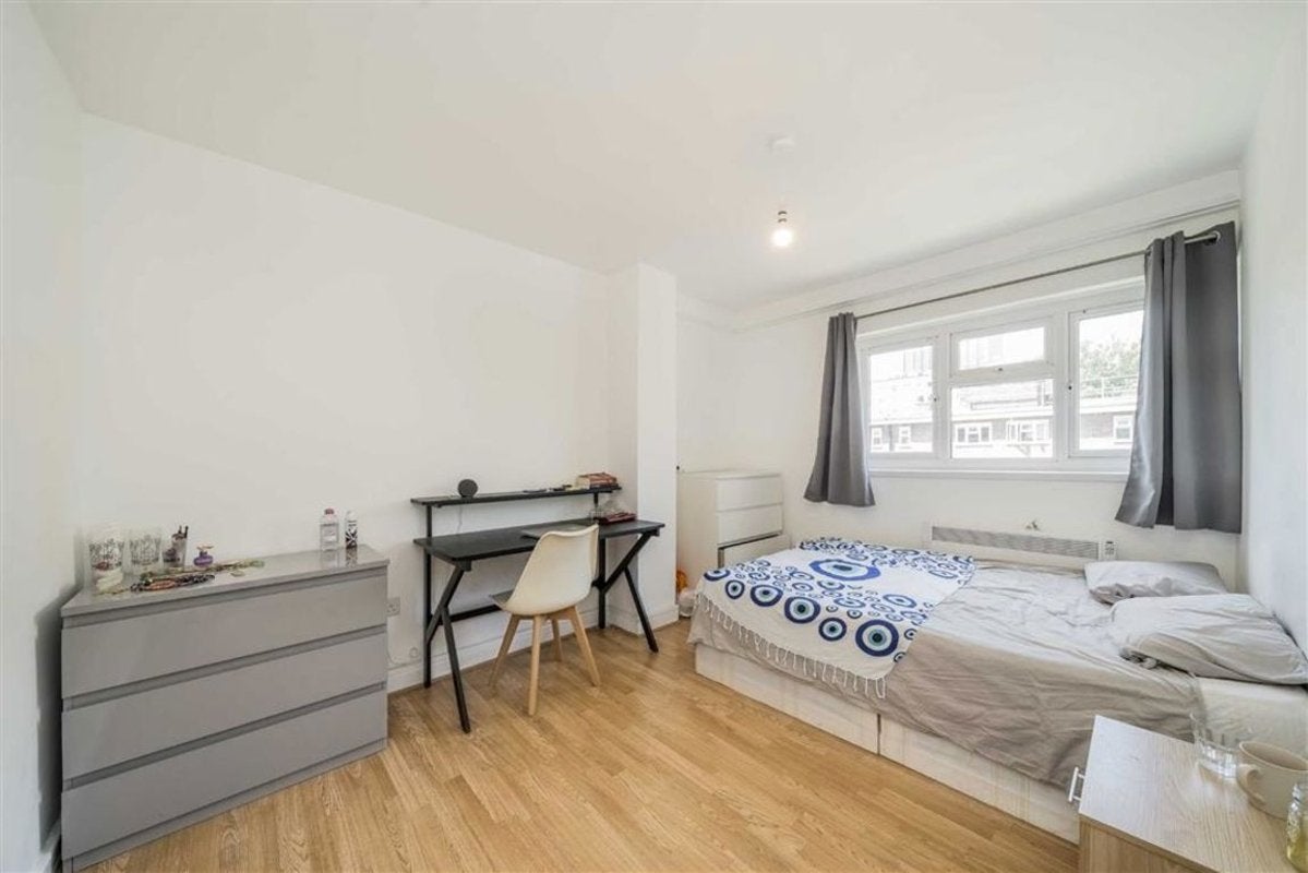 Flat New North Road in Greater London