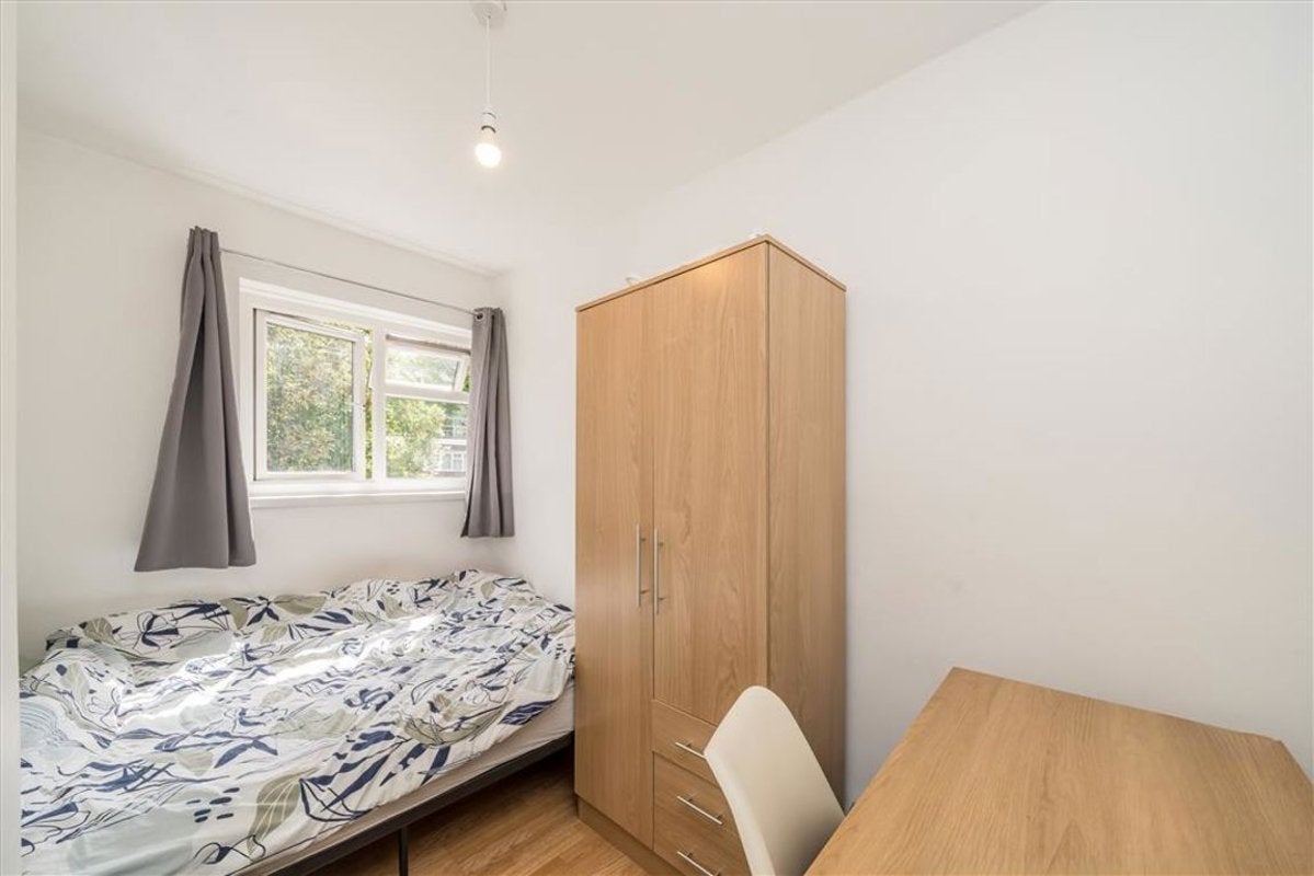 Flat New North Road in Greater London