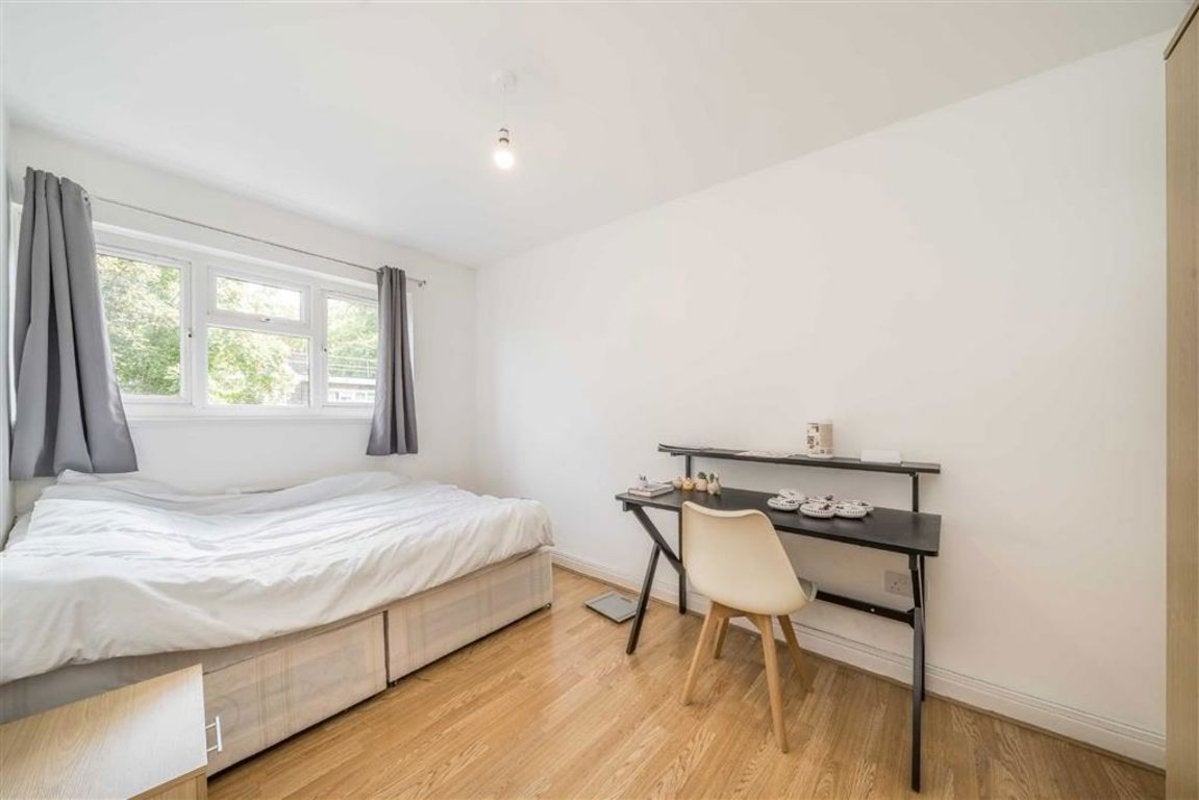 Flat New North Road in Greater London