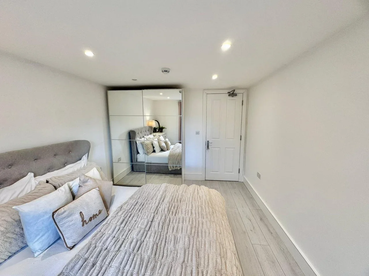 Room Hazeldean Road in Greater London