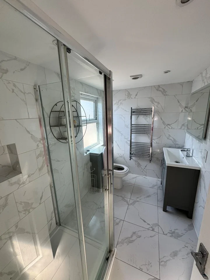 Room Hazeldean Road in Greater London