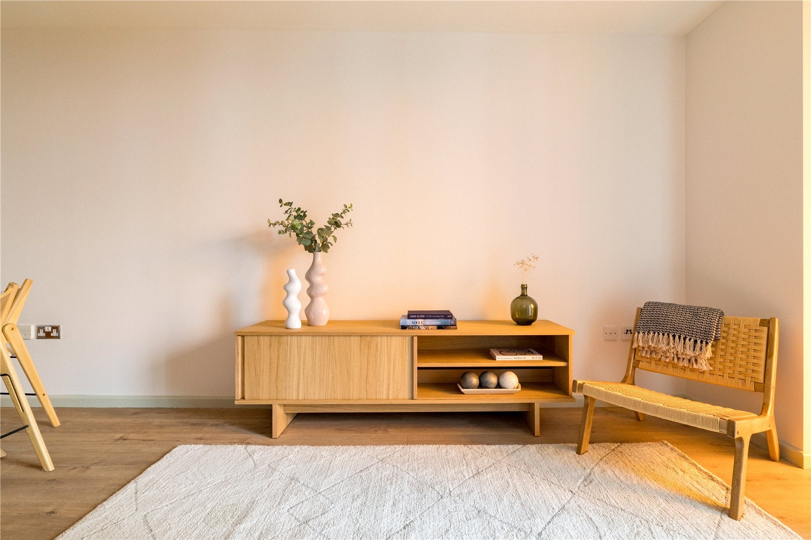 Flat Elgin Avenue in City of Westminster