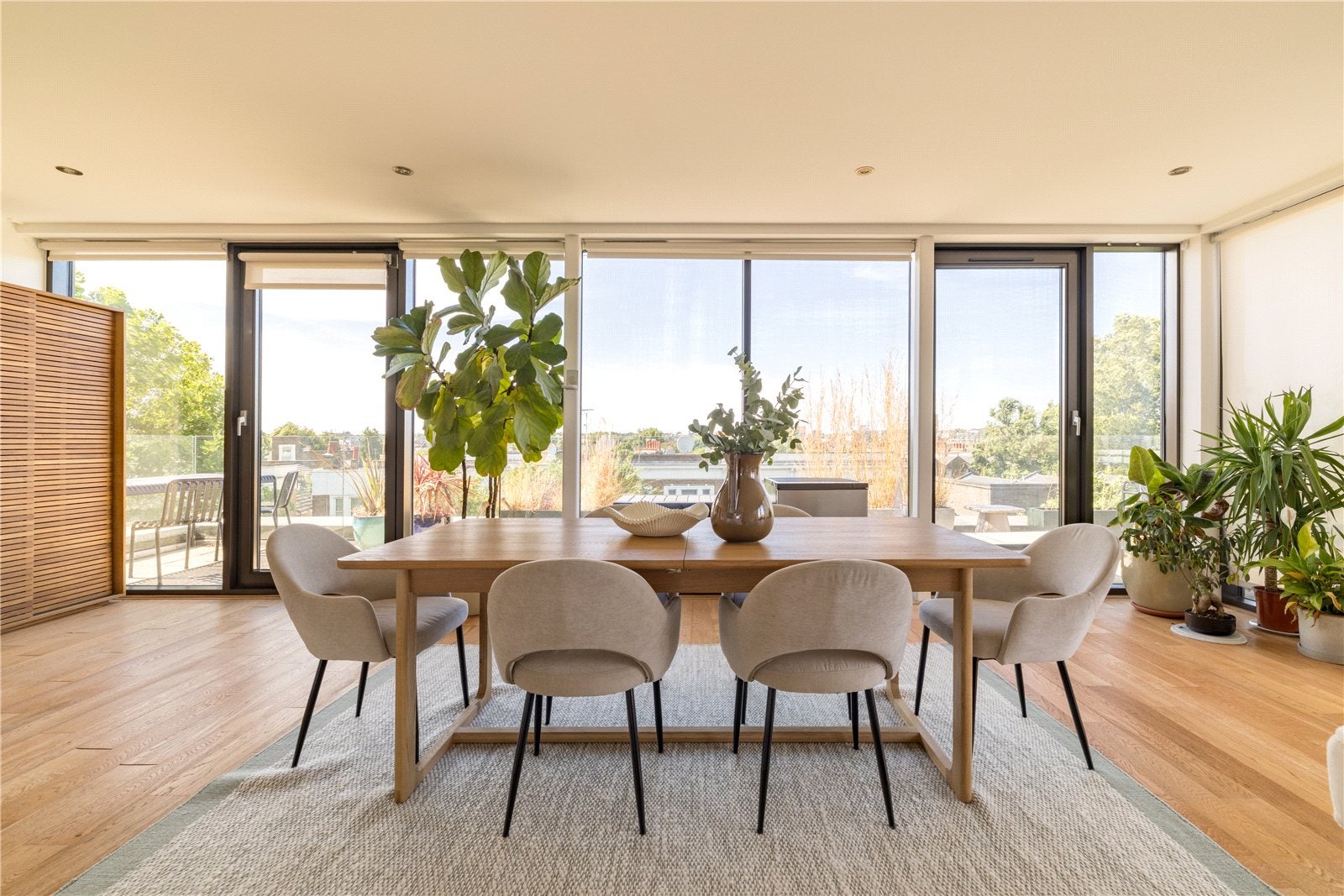 Flat Elgin Avenue in City of Westminster