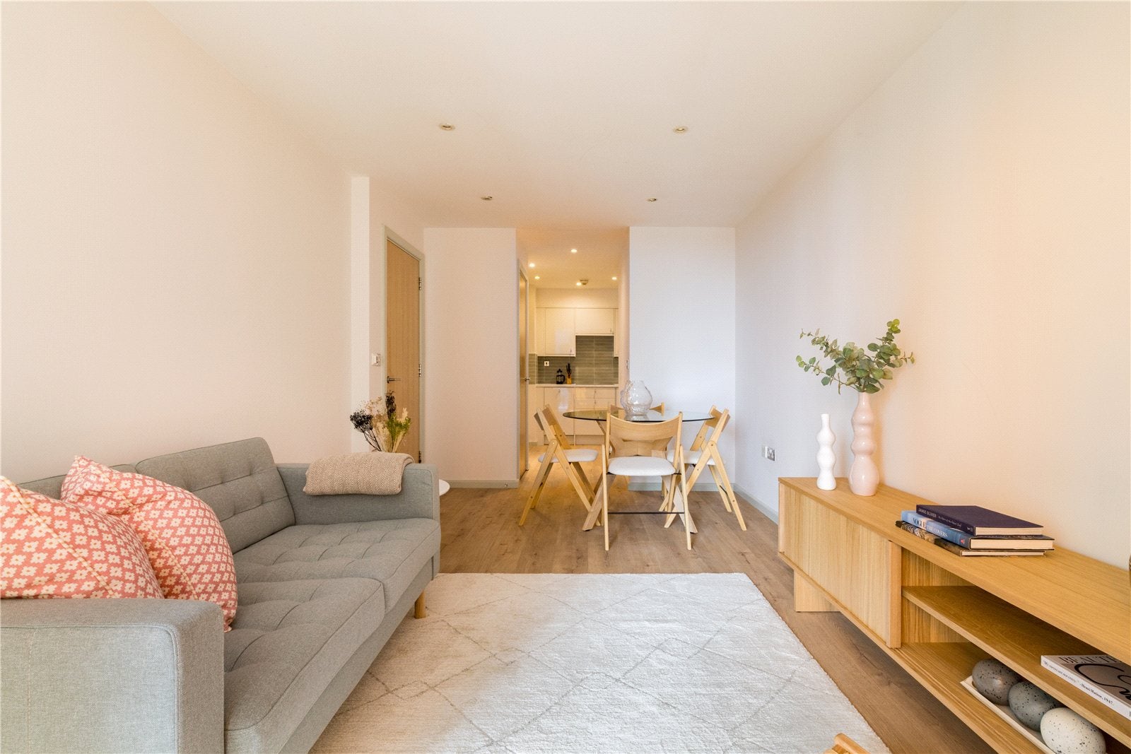 Flat Elgin Avenue in City of Westminster