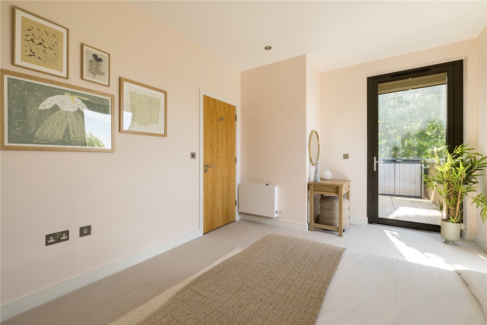 Flat Elgin Avenue in City of Westminster