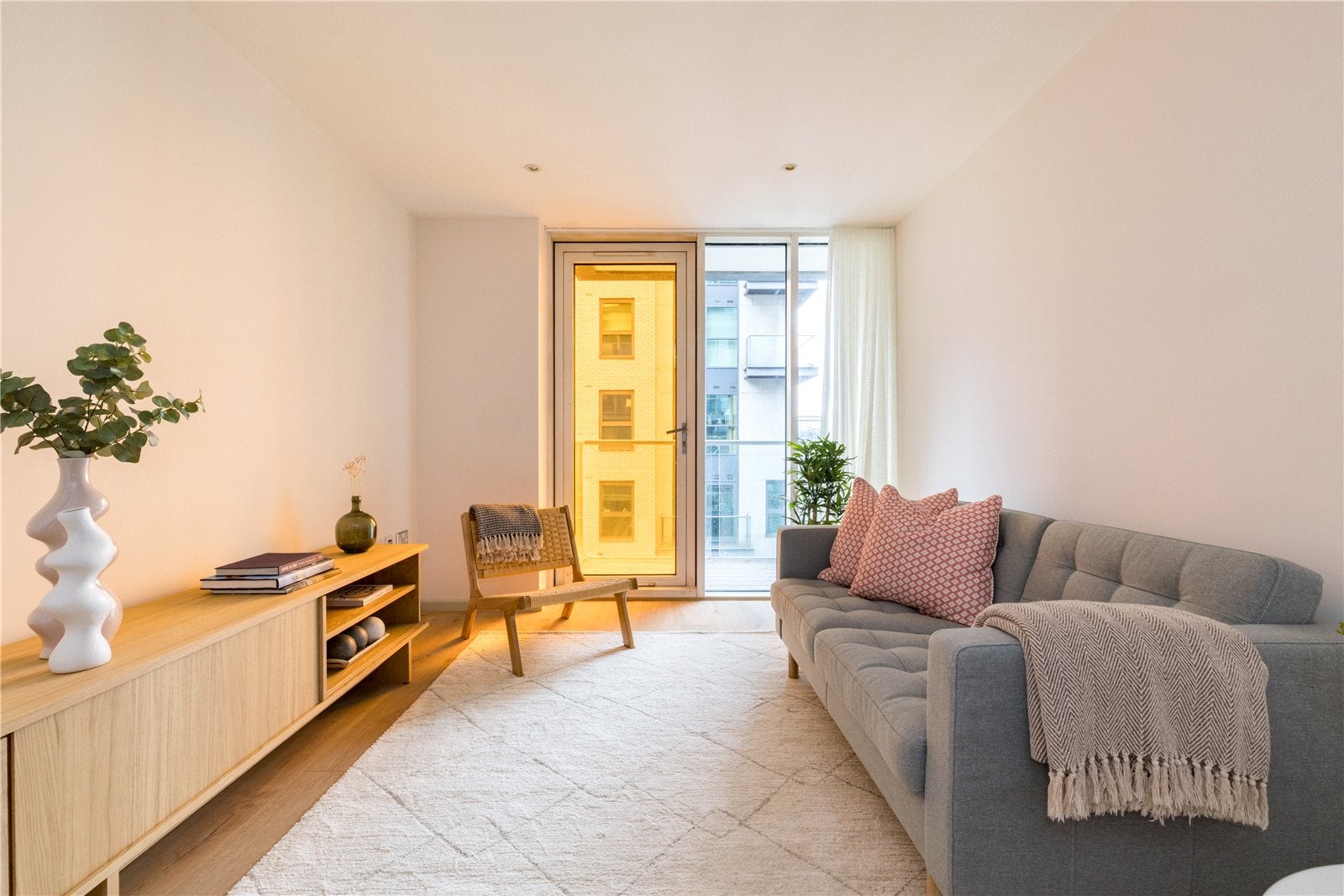 Flat Elgin Avenue in City of Westminster