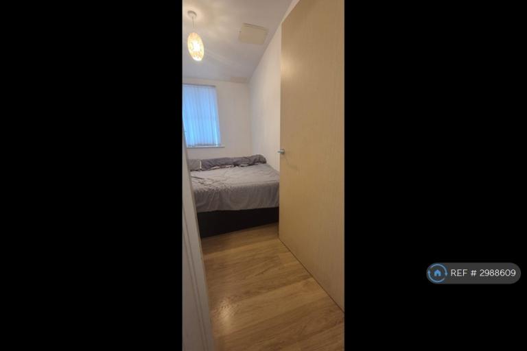 Flat Coxhill Way in Aylesbury