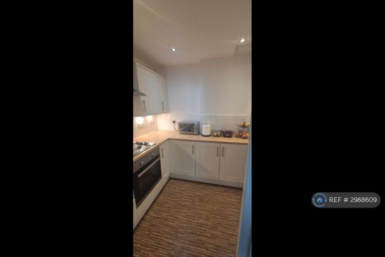 Flat Coxhill Way in Aylesbury