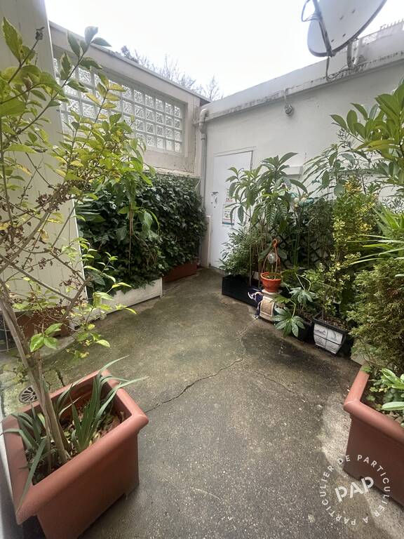 Flat Rue Parmentier in Courbevoie