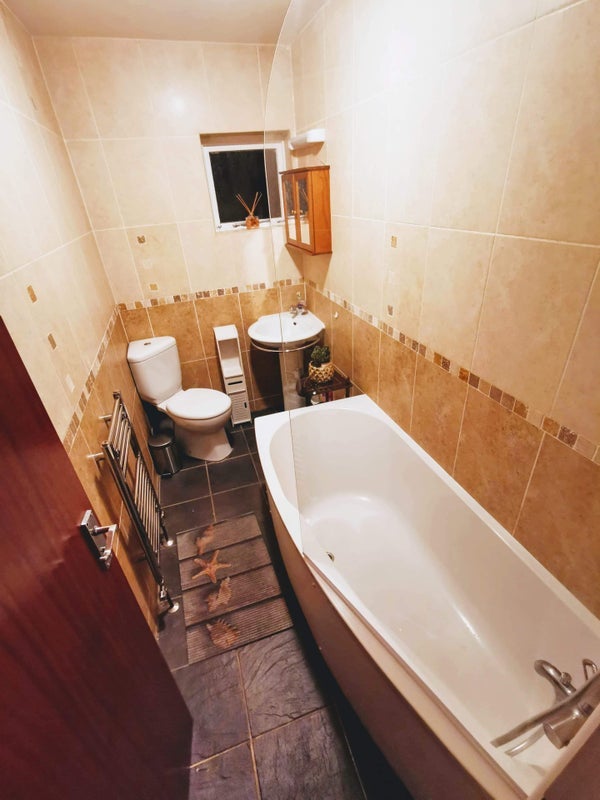 Room Abbey Grove in Nottingham