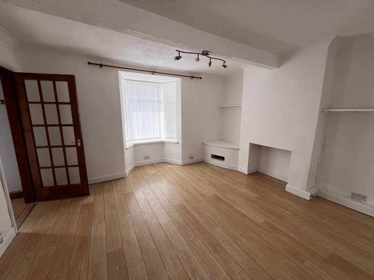 House Tyle Teg in Burry Port