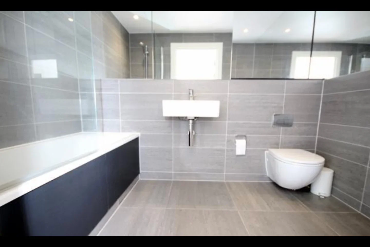 Flat Rossett Way in Greater London
