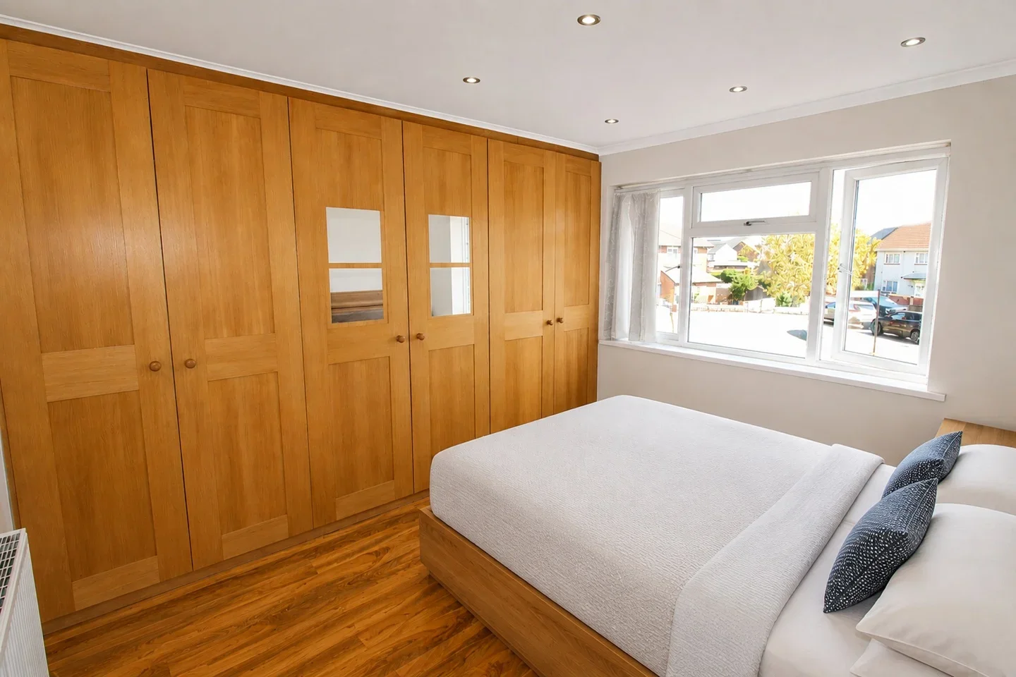 House Cedar Road in Greater London