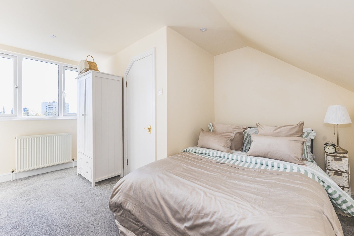 Room Mountfield Road in Greater London