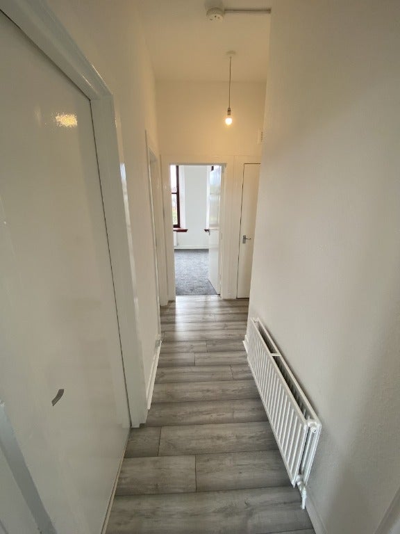 Flat Burghead Place in Glasgow