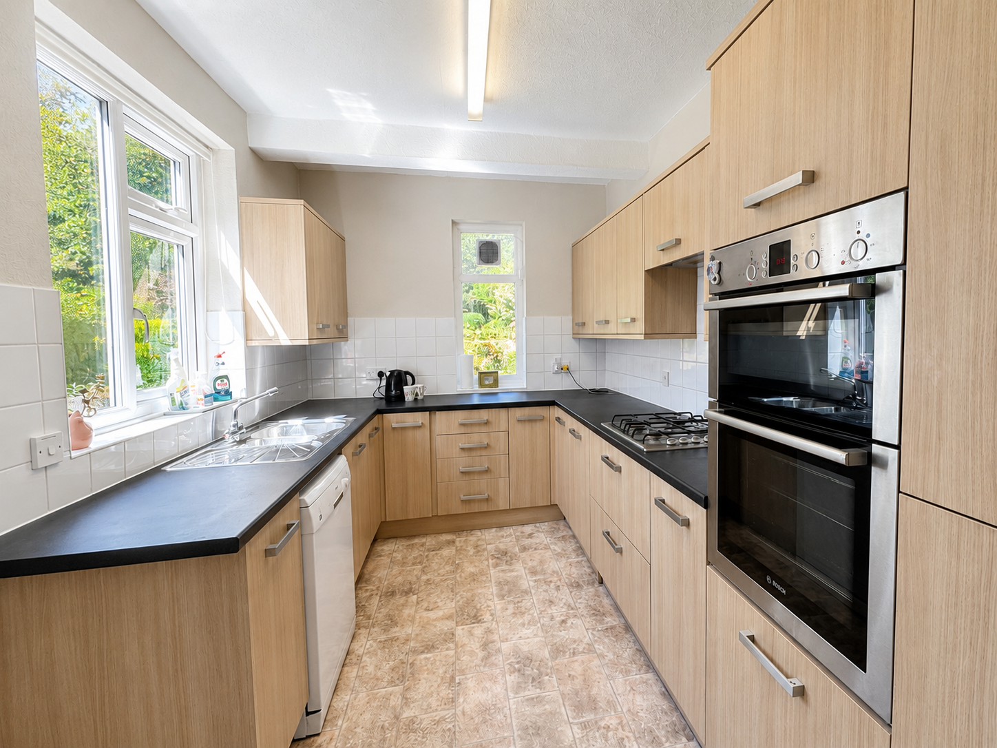 Flat The Chase in Greater London