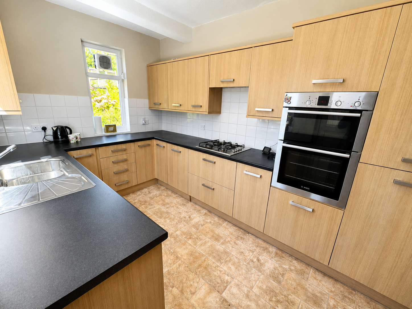 Flat The Chase in Greater London