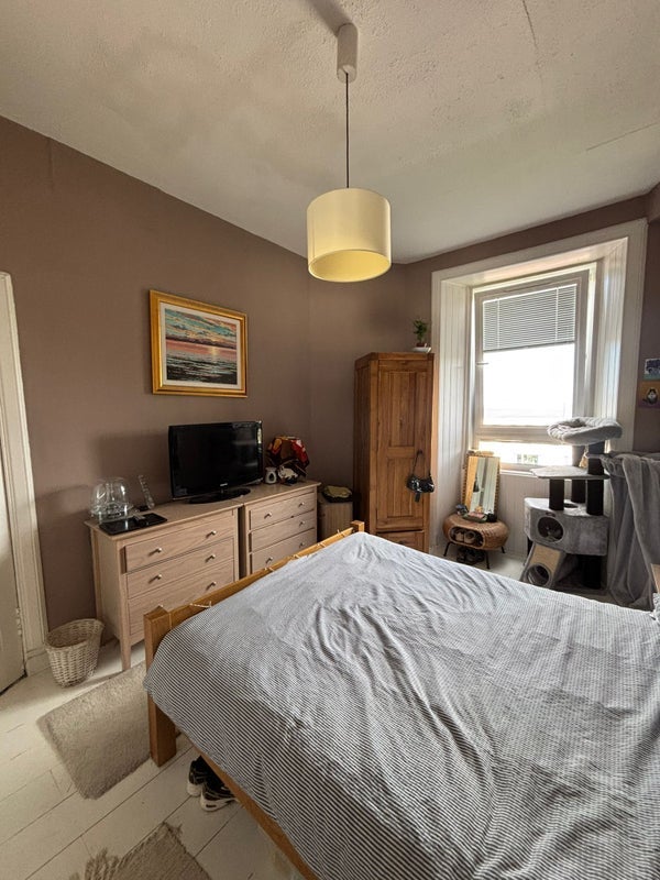 Room Seafield Road East in City of Edinburgh