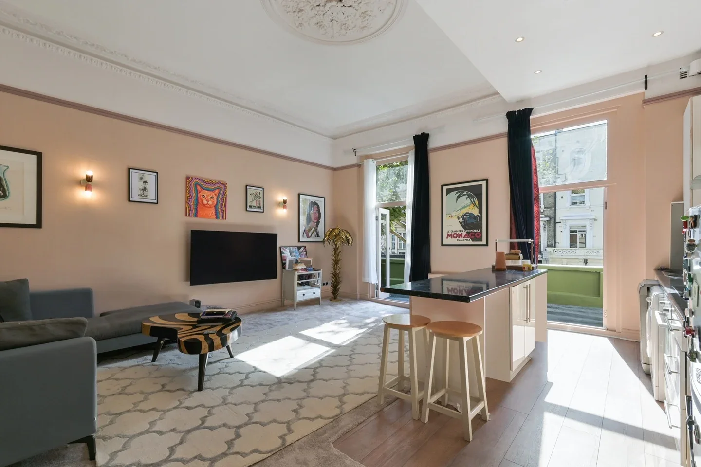 Flat Ladbroke Grove in Greater London