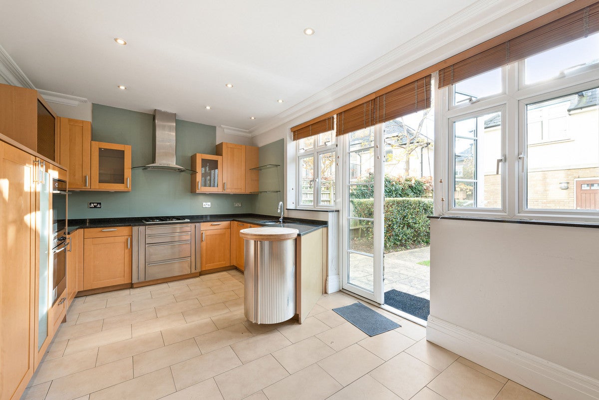 House Melliss Avenue in Greater London