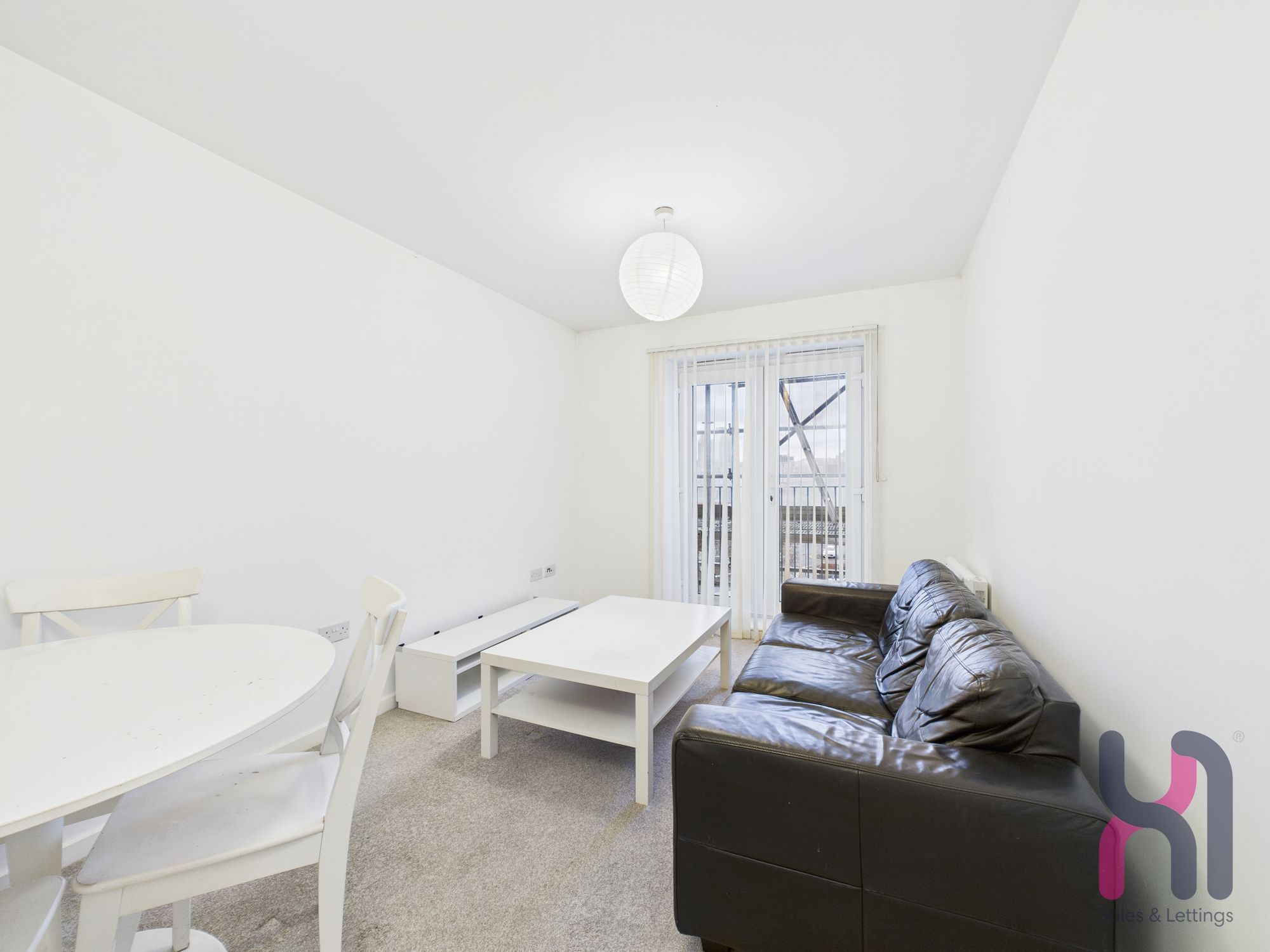 Flat Elmira Way in Salford