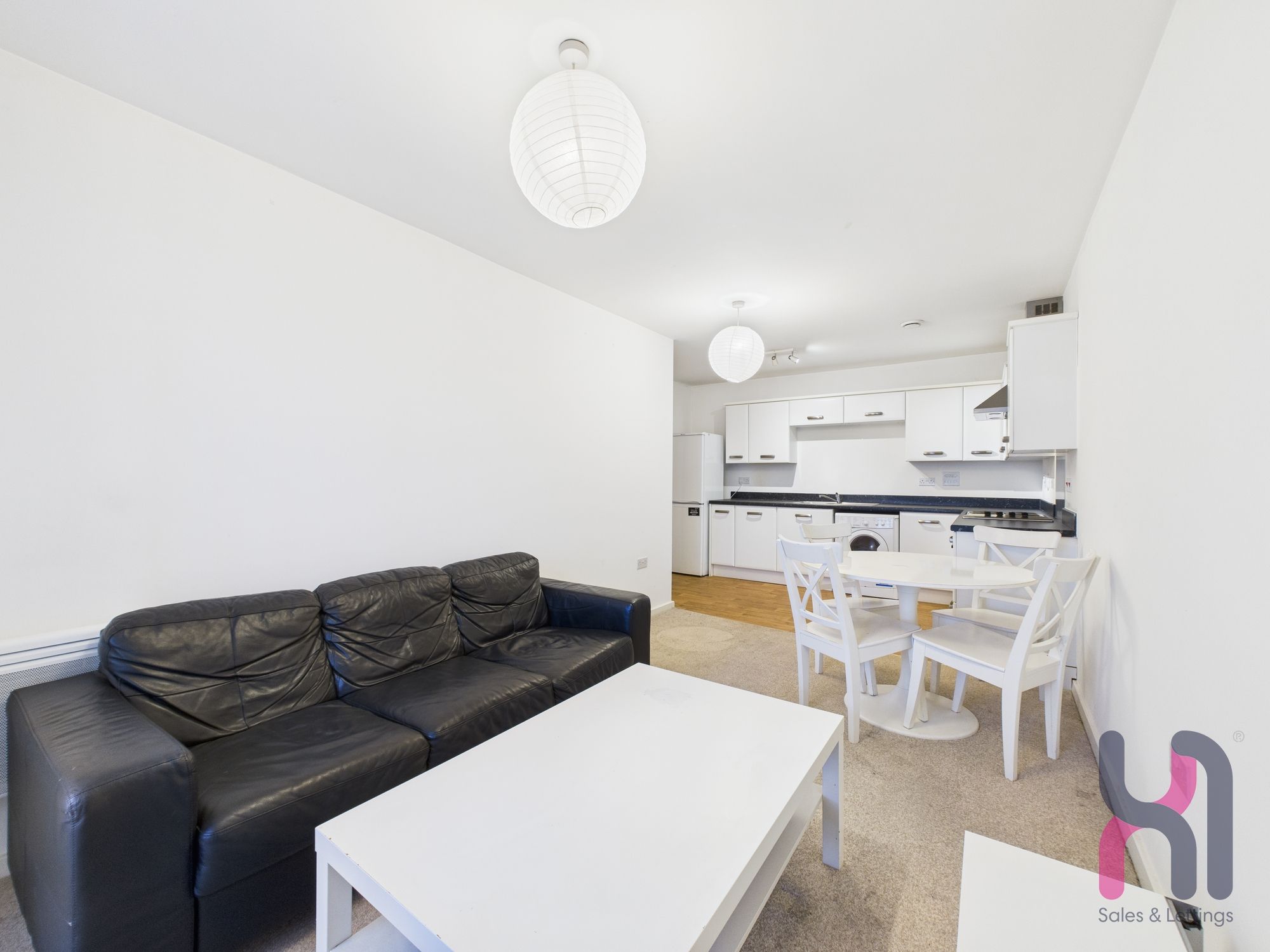 Flat Elmira Way in Salford