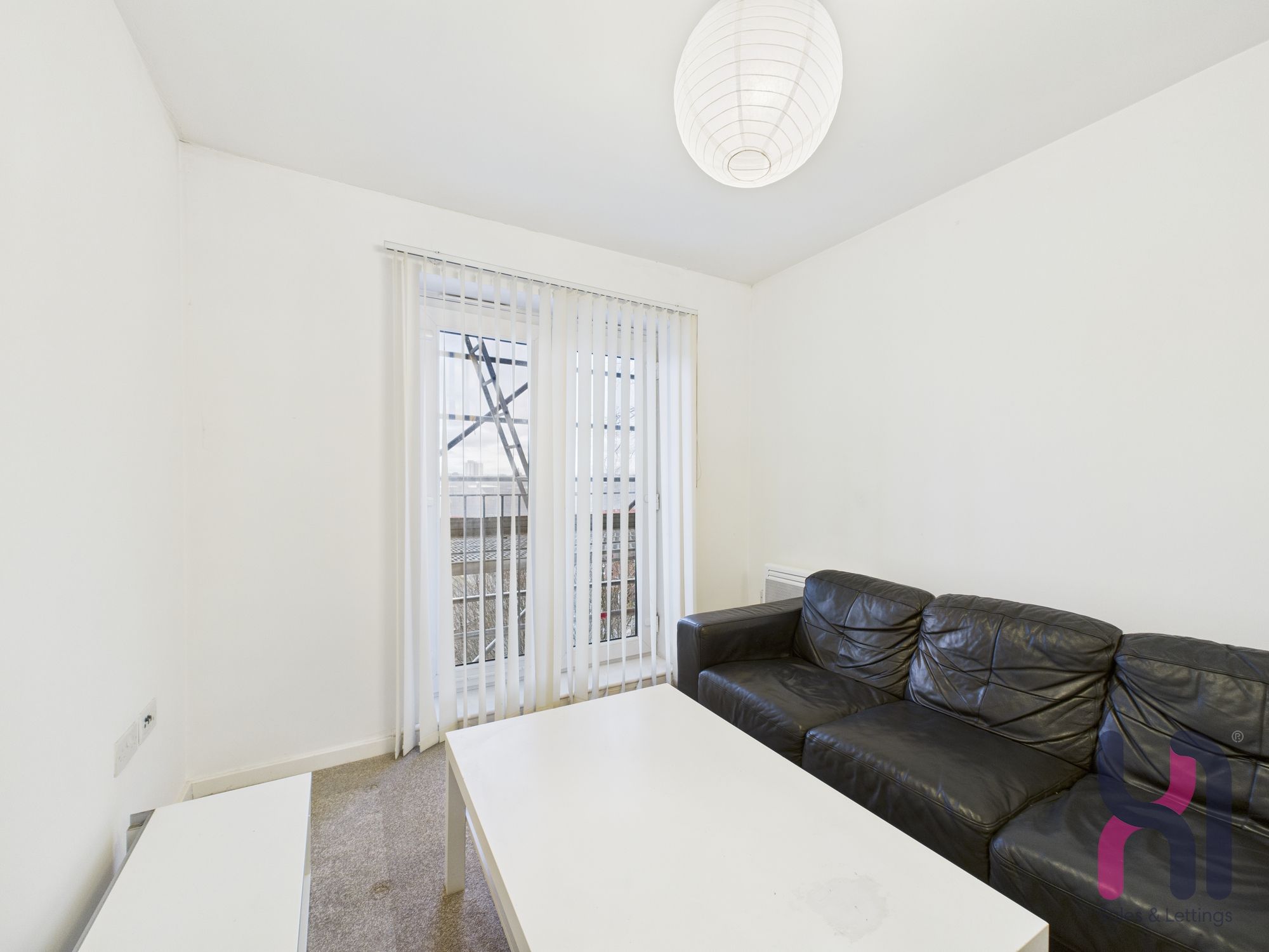 Flat Elmira Way in Salford