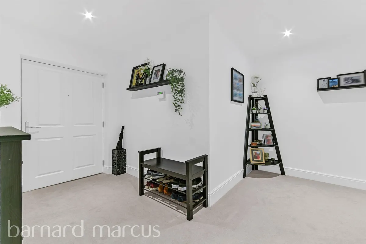 Flat Foxley Lane in Greater London
