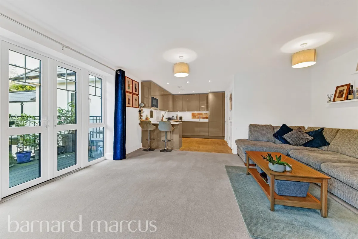 Flat Foxley Lane in Greater London