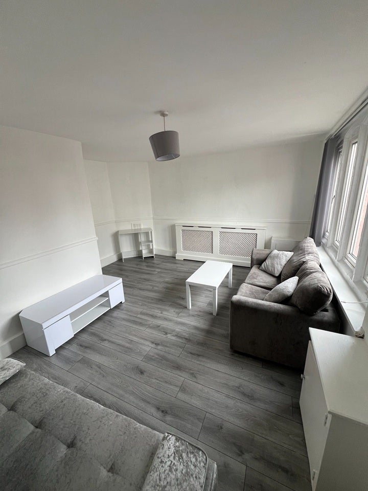 Flat Linacre Lane in Bootle