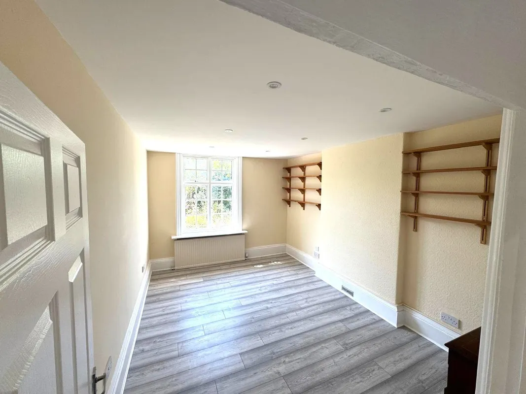 House Fallowfield Close in Greater London
