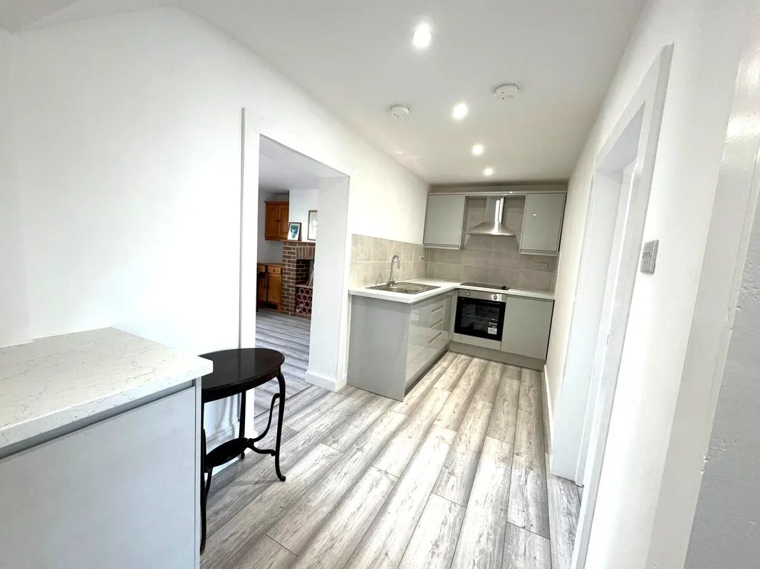 House Fallowfield Close in Greater London