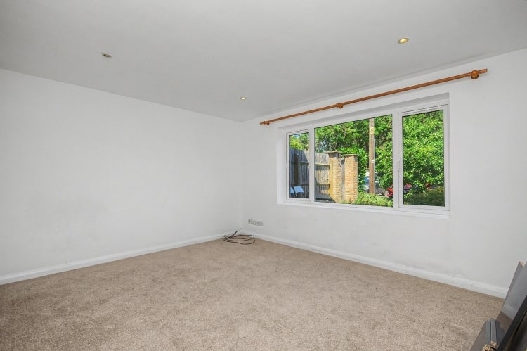 Flat Heath Lane in West Oxfordshire