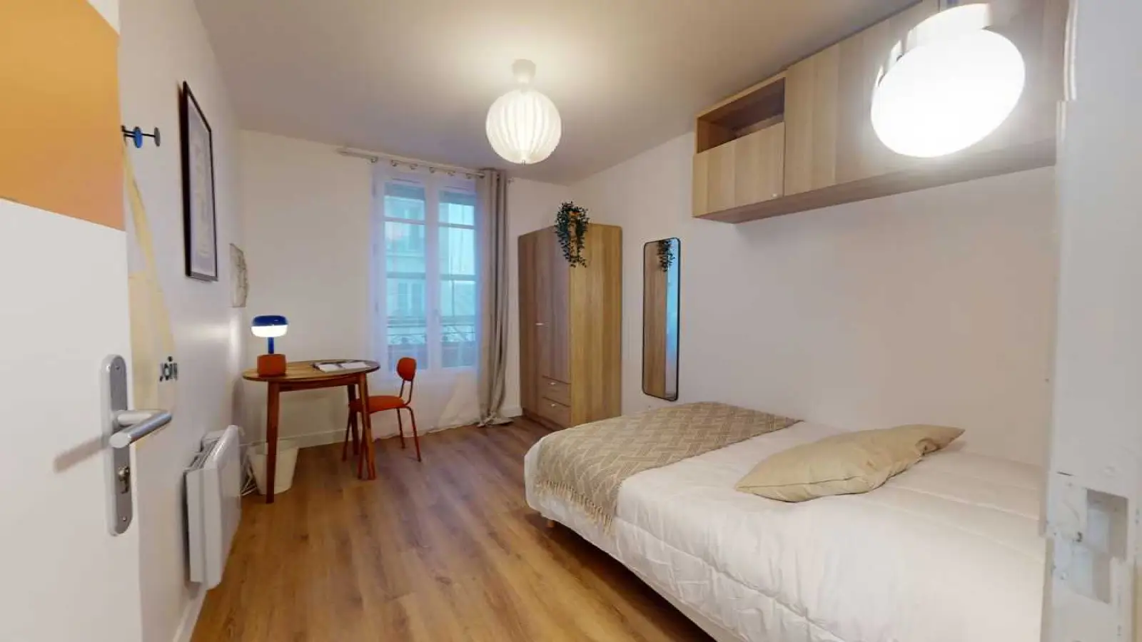 Room Rue du Chalet in Paris