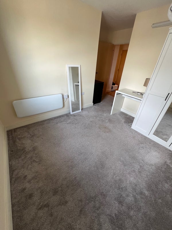 Room Hither Green Lane in Greater London